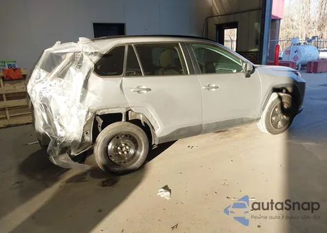 2021 Toyota Rav4 Xle z USA, uszkodzony, nr VIN 2T3W1RFV3MW148451